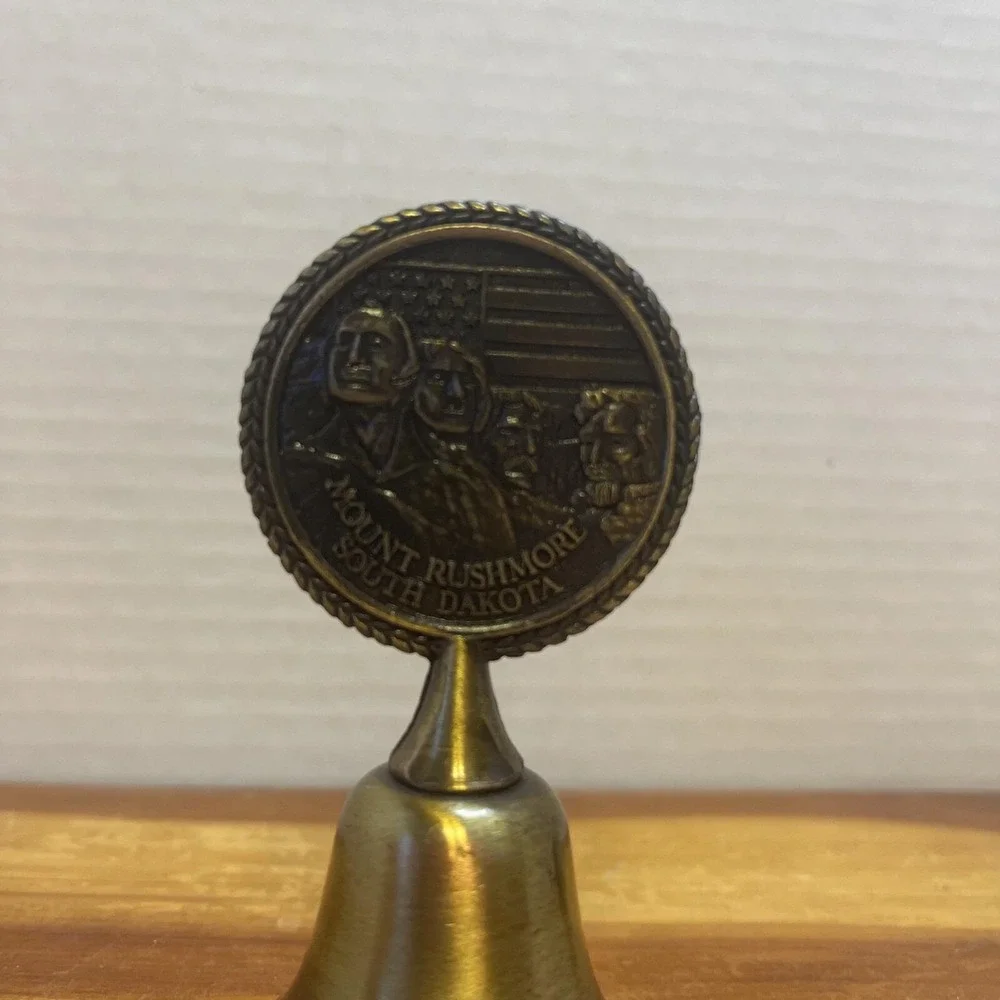 Mount Rushmore South Dakota Bronze Tone Souvenir Desk Bell‎ Decor